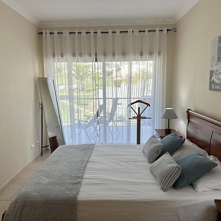 Charmant Appartement A 1Km De La Plage, Avec Piscine A Albufeira Exterior photo