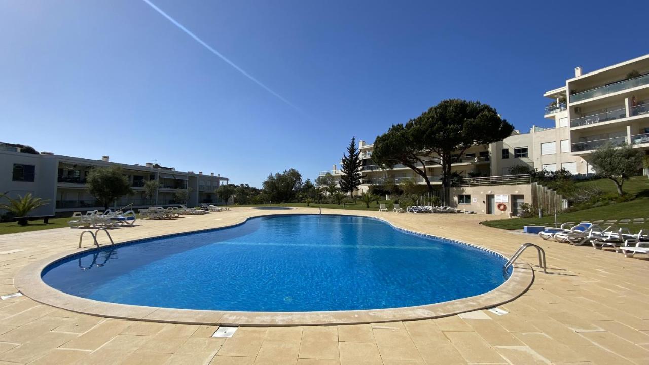 Charmant Appartement A 1Km De La Plage, Avec Piscine A Albufeira Exterior photo