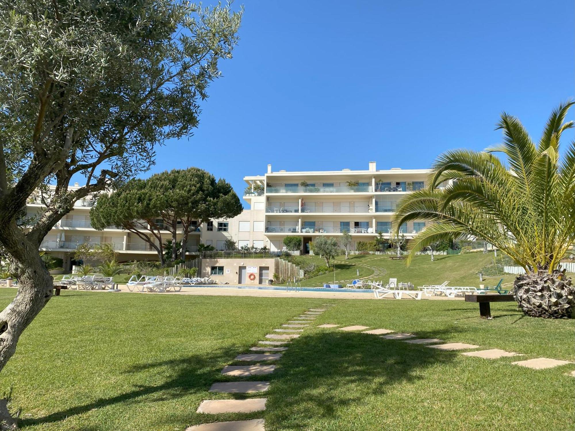 Charmant Appartement A 1Km De La Plage, Avec Piscine A Albufeira Exterior photo
